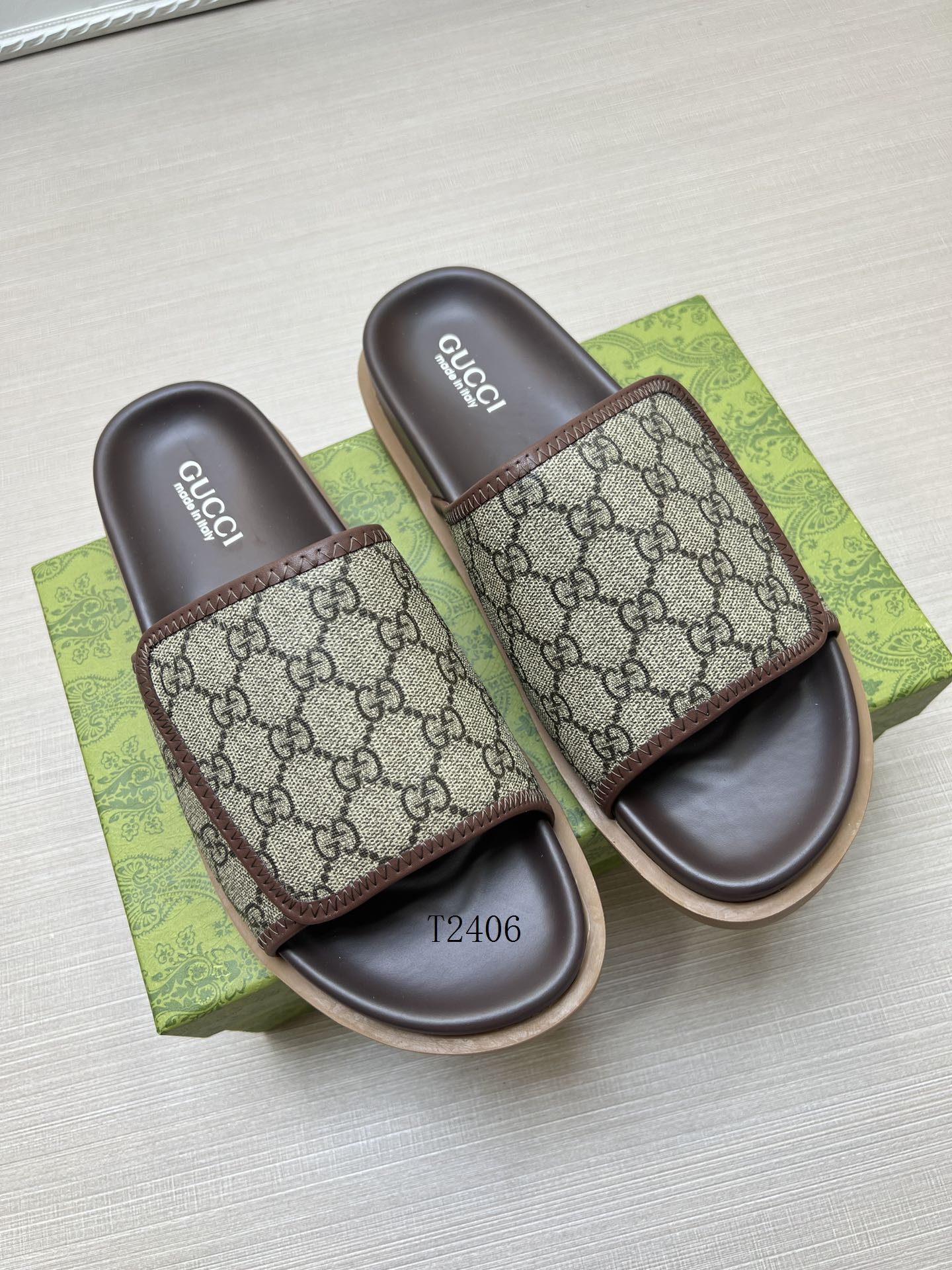 26 Gucci 男拖鞋 0901