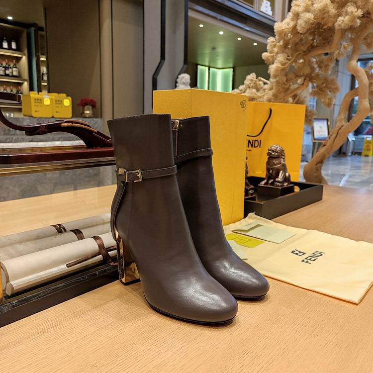 2026 Fendi Boots  0121