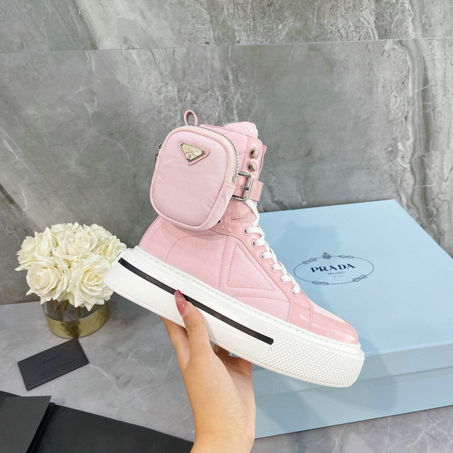 Prada sz 35-40 mnt2105