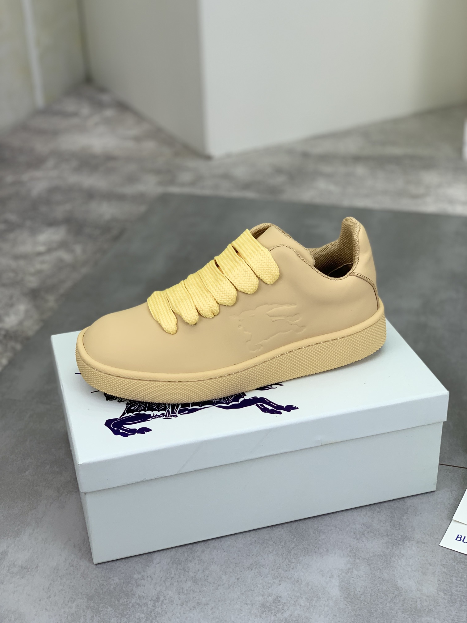 Burberry sz35-45 h0601