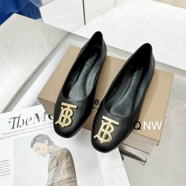 Burberry sz35-40 NW0702