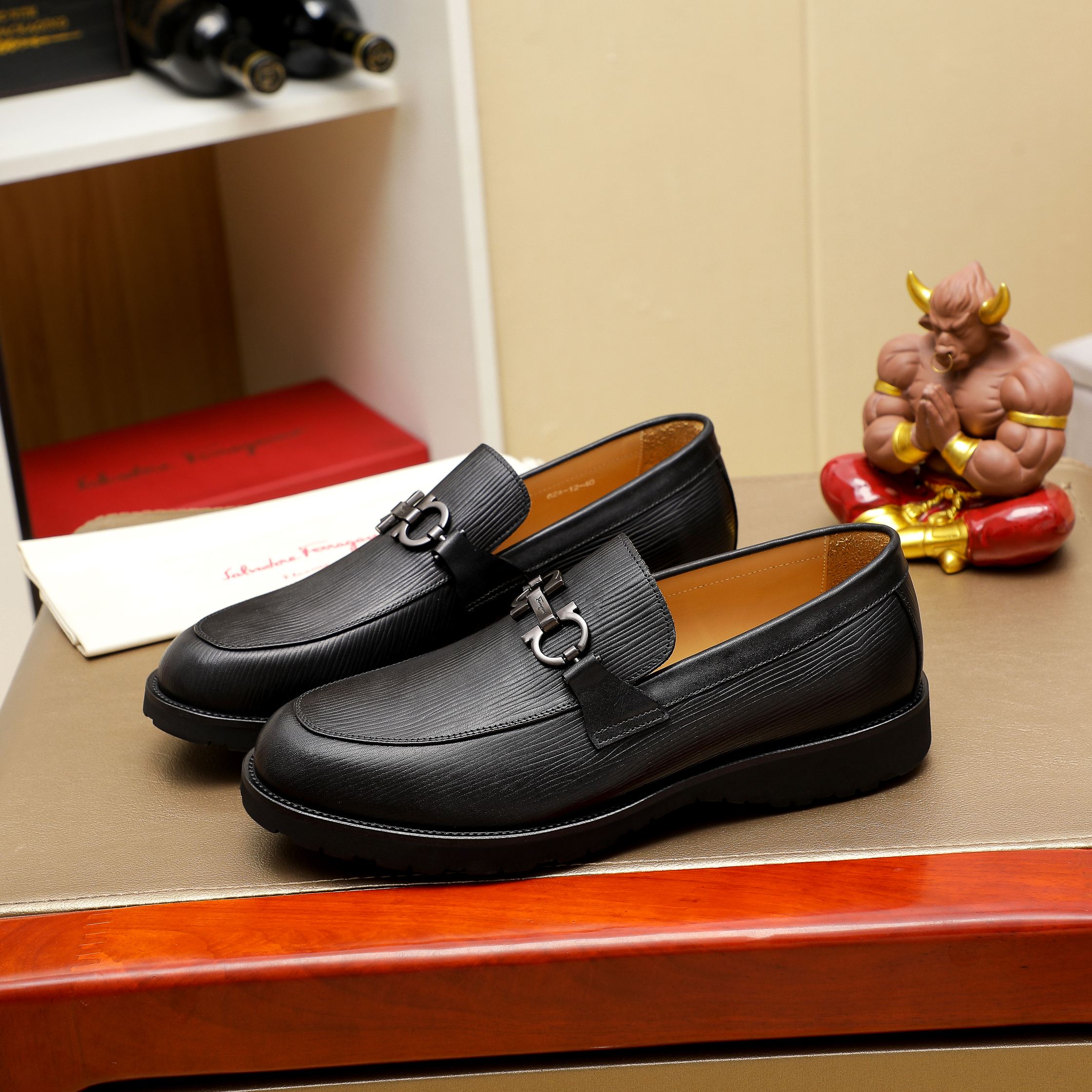 Ferragamo sz38-44 h0915