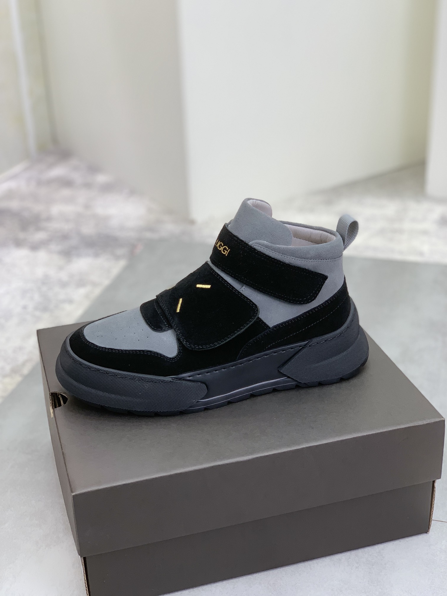 UGG sz39-44 h1011