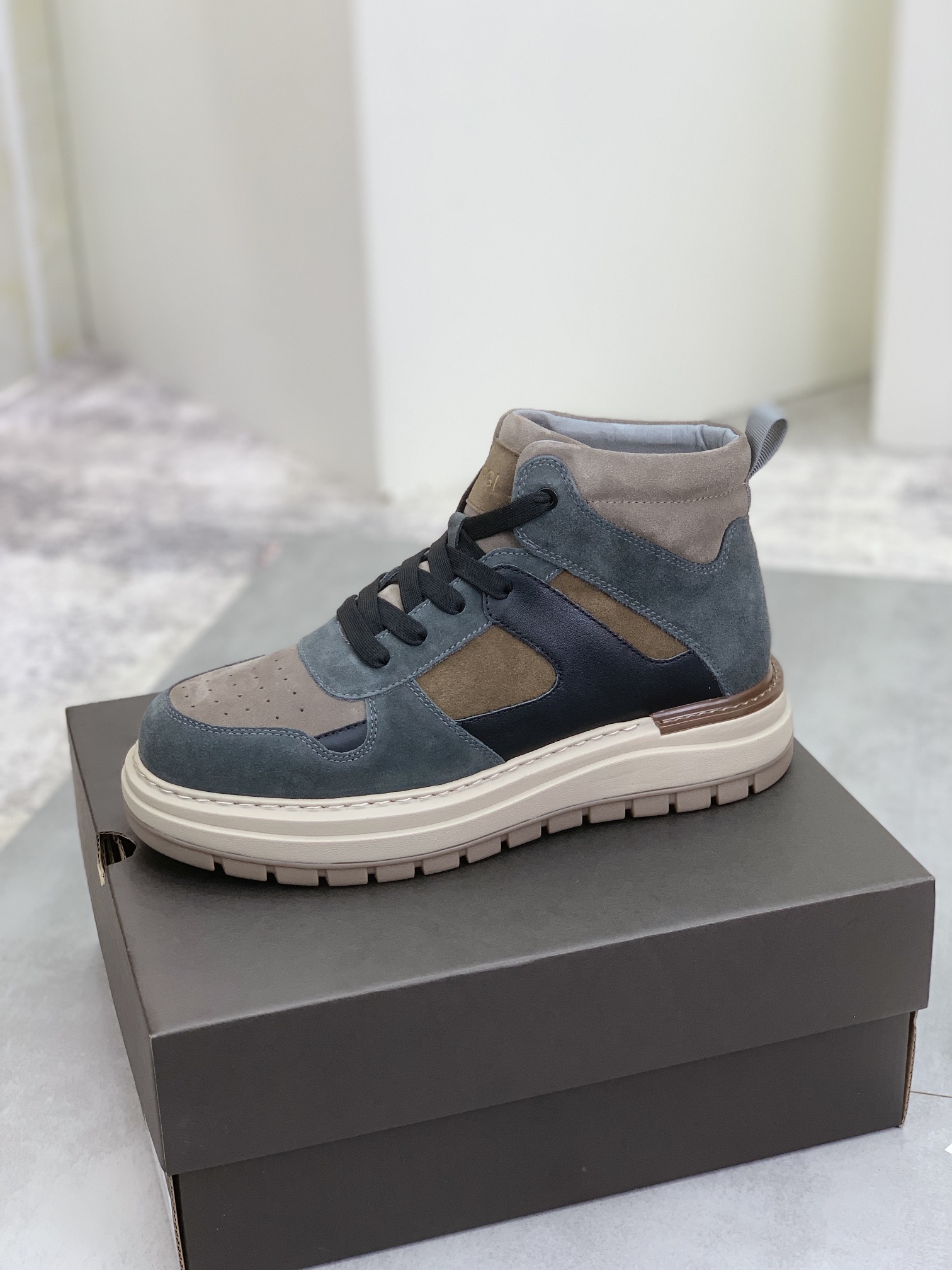 UGG sz39-44 h1012
