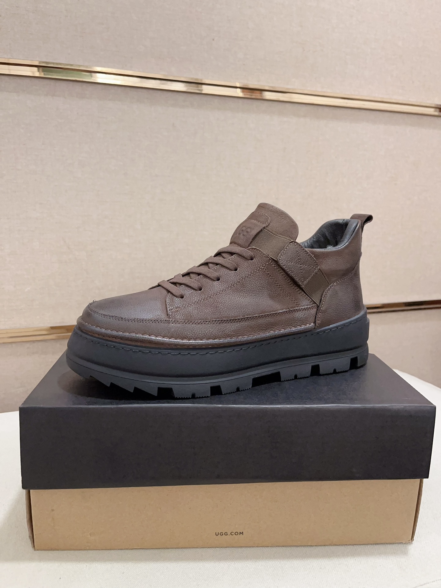 UGG sz39-44 h1015