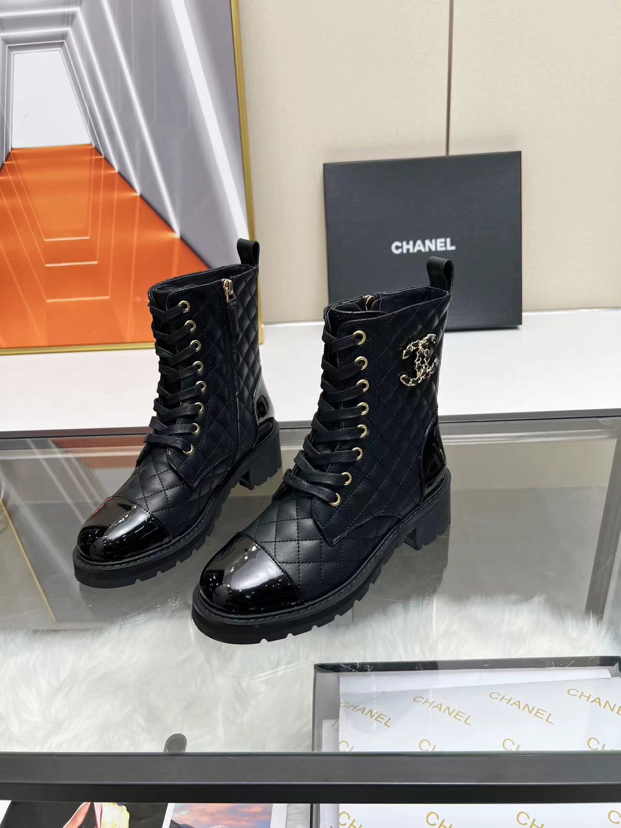Chanel sz35-41 h1110