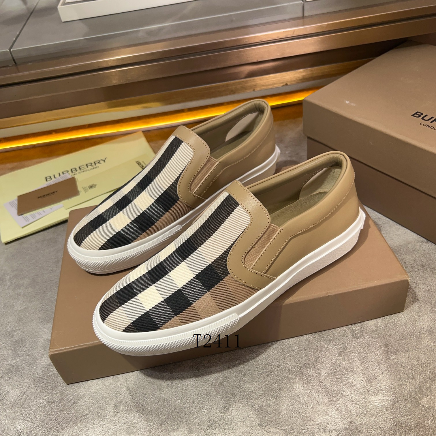 Burberry sz38-45 h1105