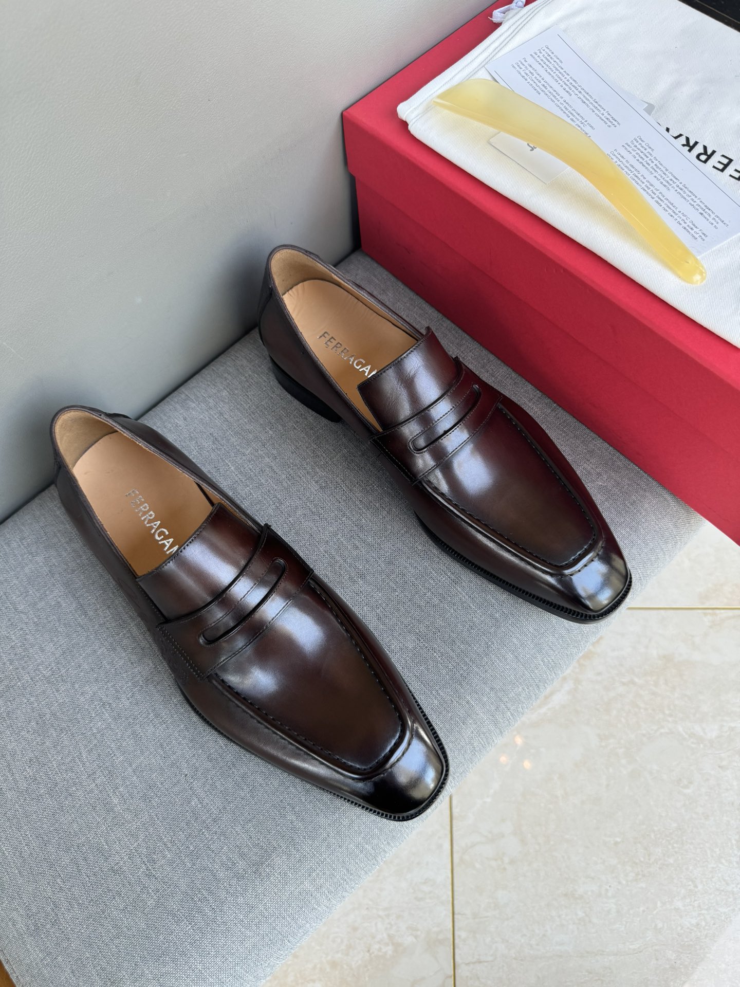 Ferragamo sz38-44 hnh1209