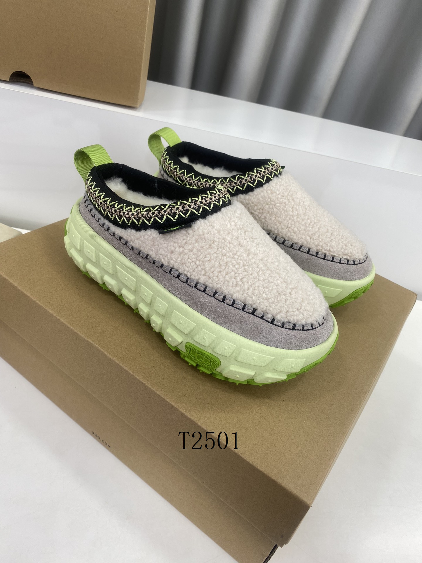 UGG sz35-40 h0102