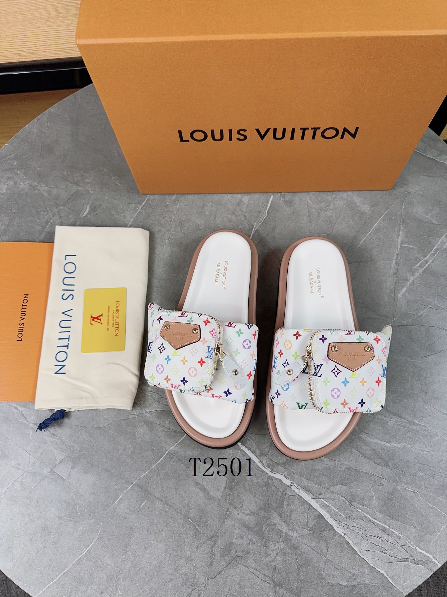 26 LV Slippers 0808