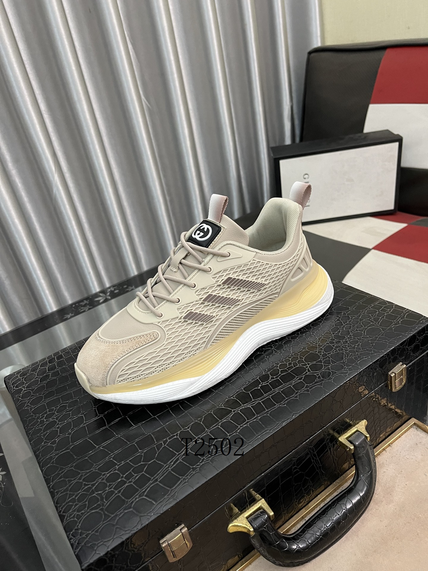 Gucci sz38-44 h0210
