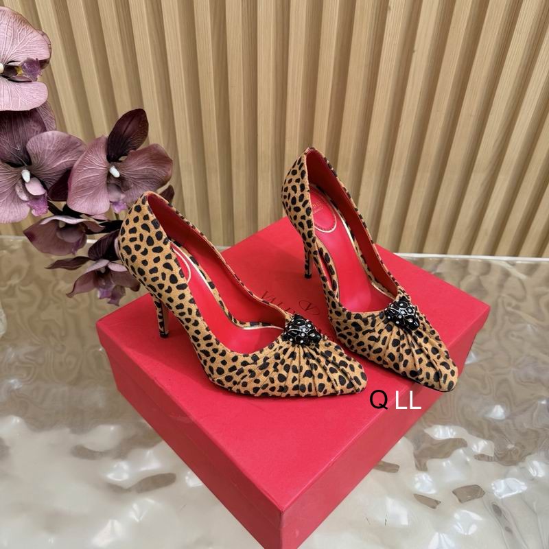 Valentino sz35-40 10CM LL0812