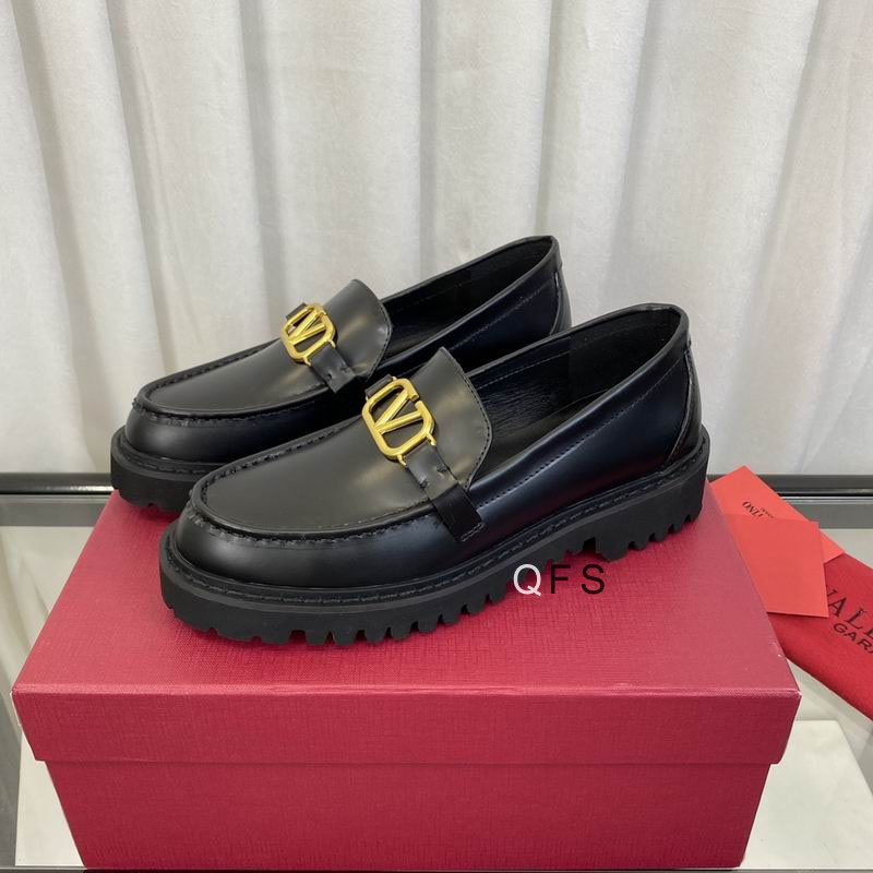 Valentino 女休闲鞋 Ts