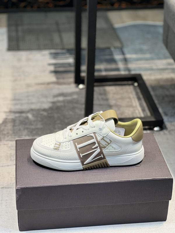 2026 Valentino 男低帮鞋 0204