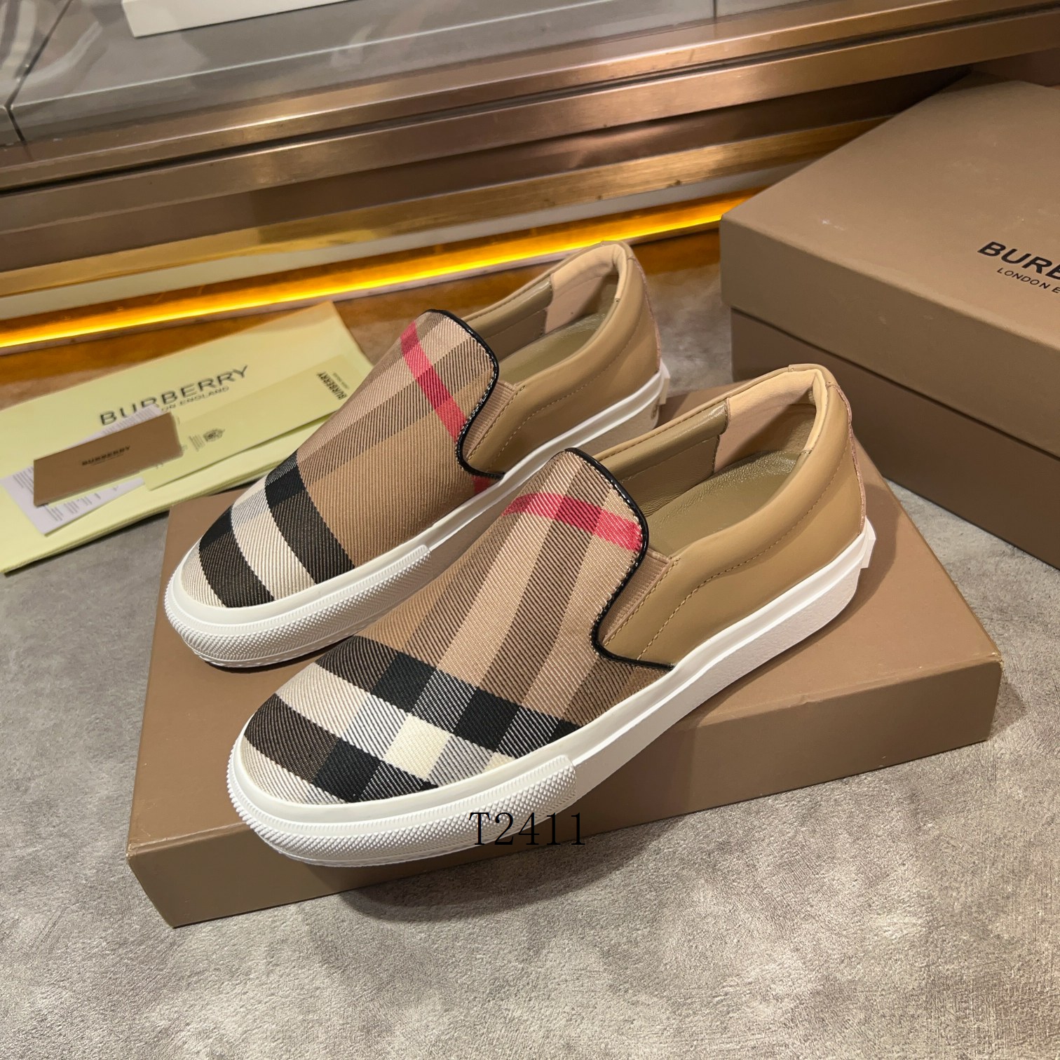 Burberry 男休闲鞋 0302