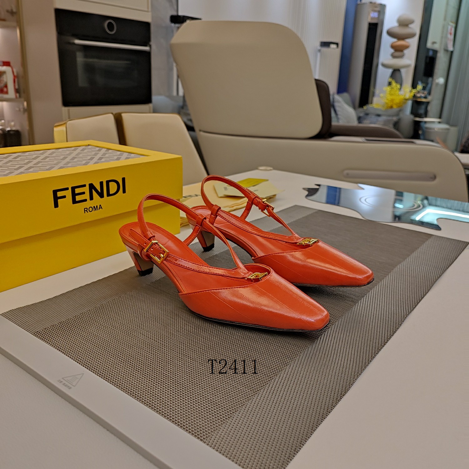 Fendi 女中跟鞋 1126