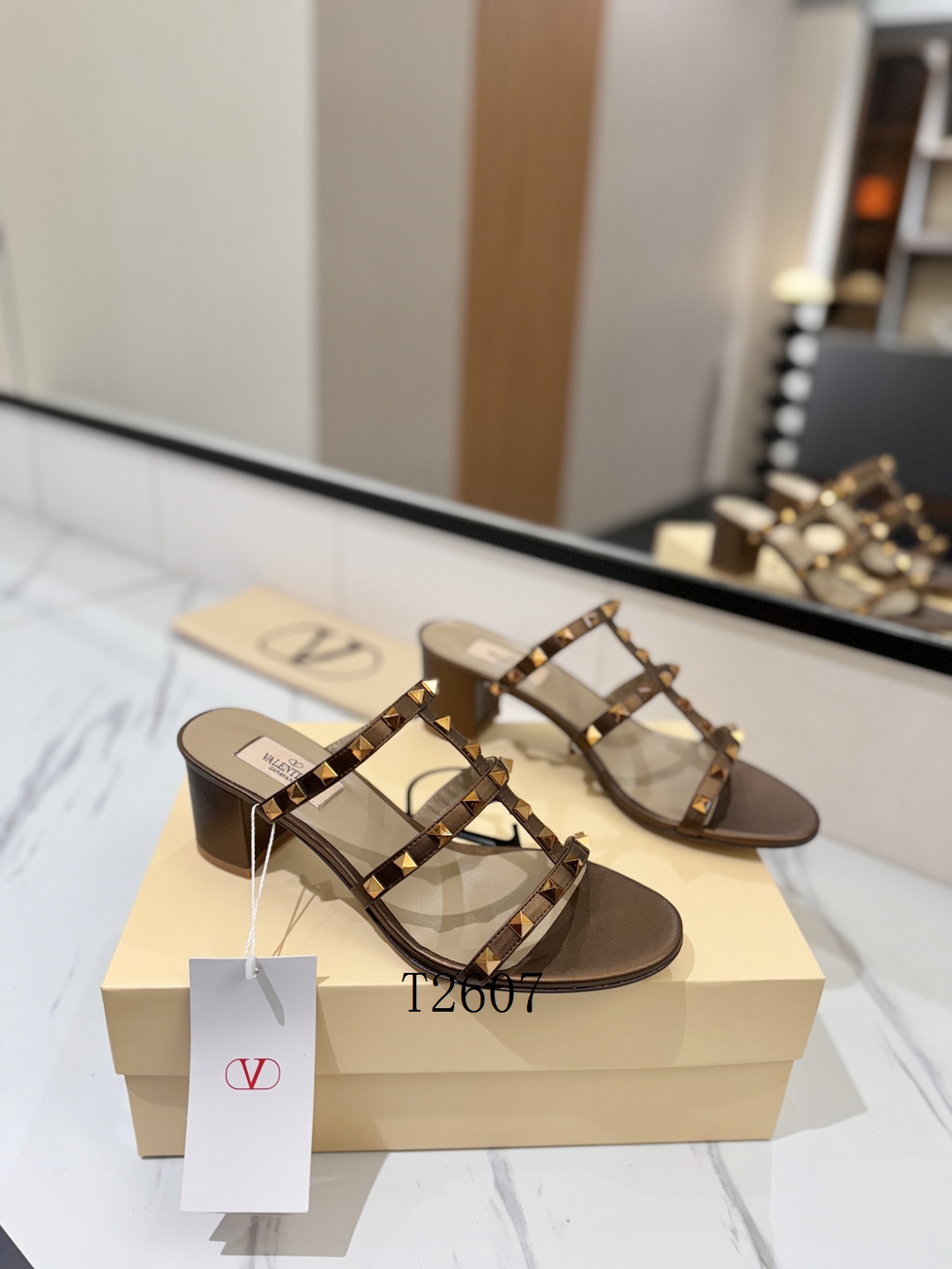 Valentino 女中跟鞋 0711